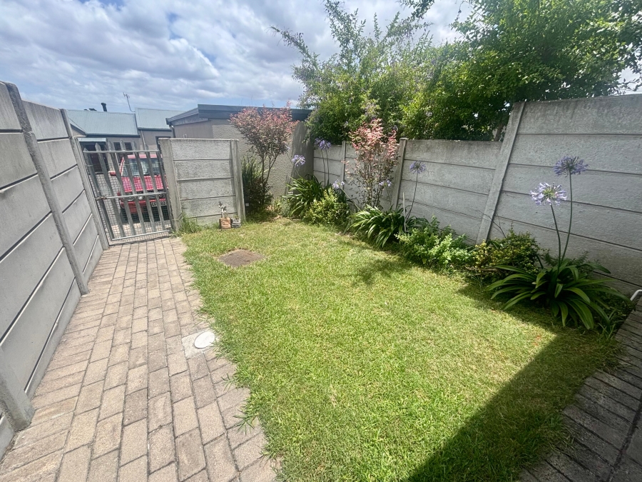 2 Bedroom Property for Sale in Brackenfell South Western Cape